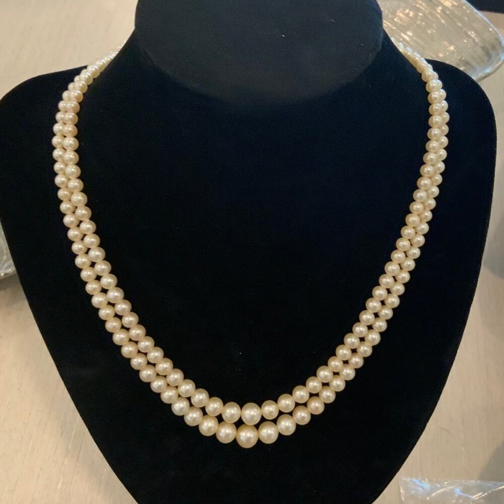 Stunning Vintage Crown Trifari Pearl Necklace
